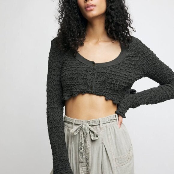 NWT Free People warm grey smocked knit lettuce trim cropped cardigan, M - Picture 5 of 10